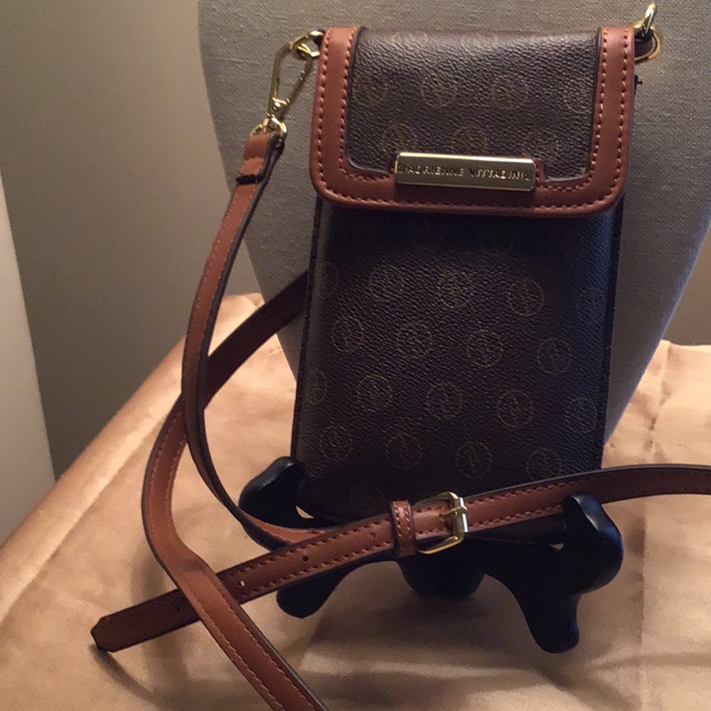 Adrienne Vittadini mobile phone purse